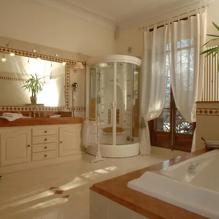 Ξενοδοχείο Morelia 4*