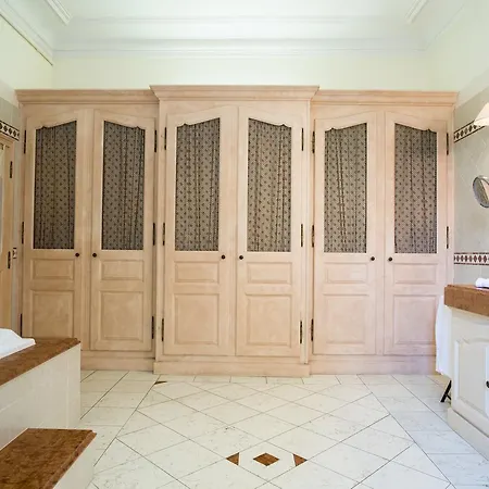 Ξενοδοχείο Morelia 4*