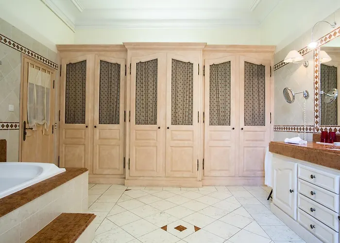 Ξενοδοχείο Morelia 4*